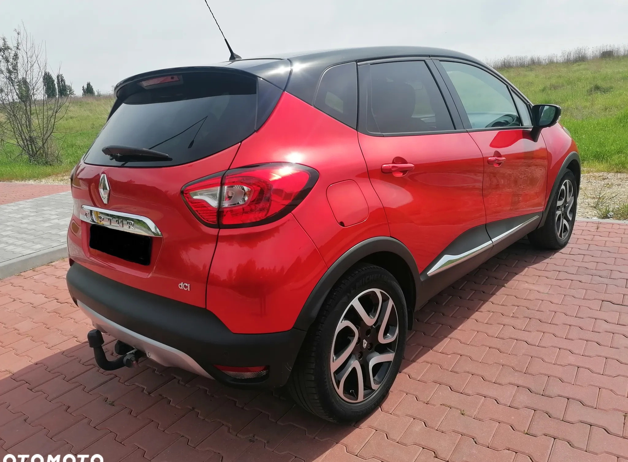 Renault Captur cena 39800 przebieg: 182000, rok produkcji 2015 z Bytom małe 277